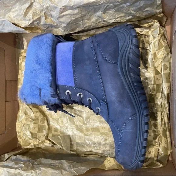 UGG Women's Fur-Lined Winter Boots Adirondack III Navy blue size 8 new with box - Picture 8 of 11